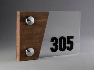 Broj - horizontal #2 - drvo akril